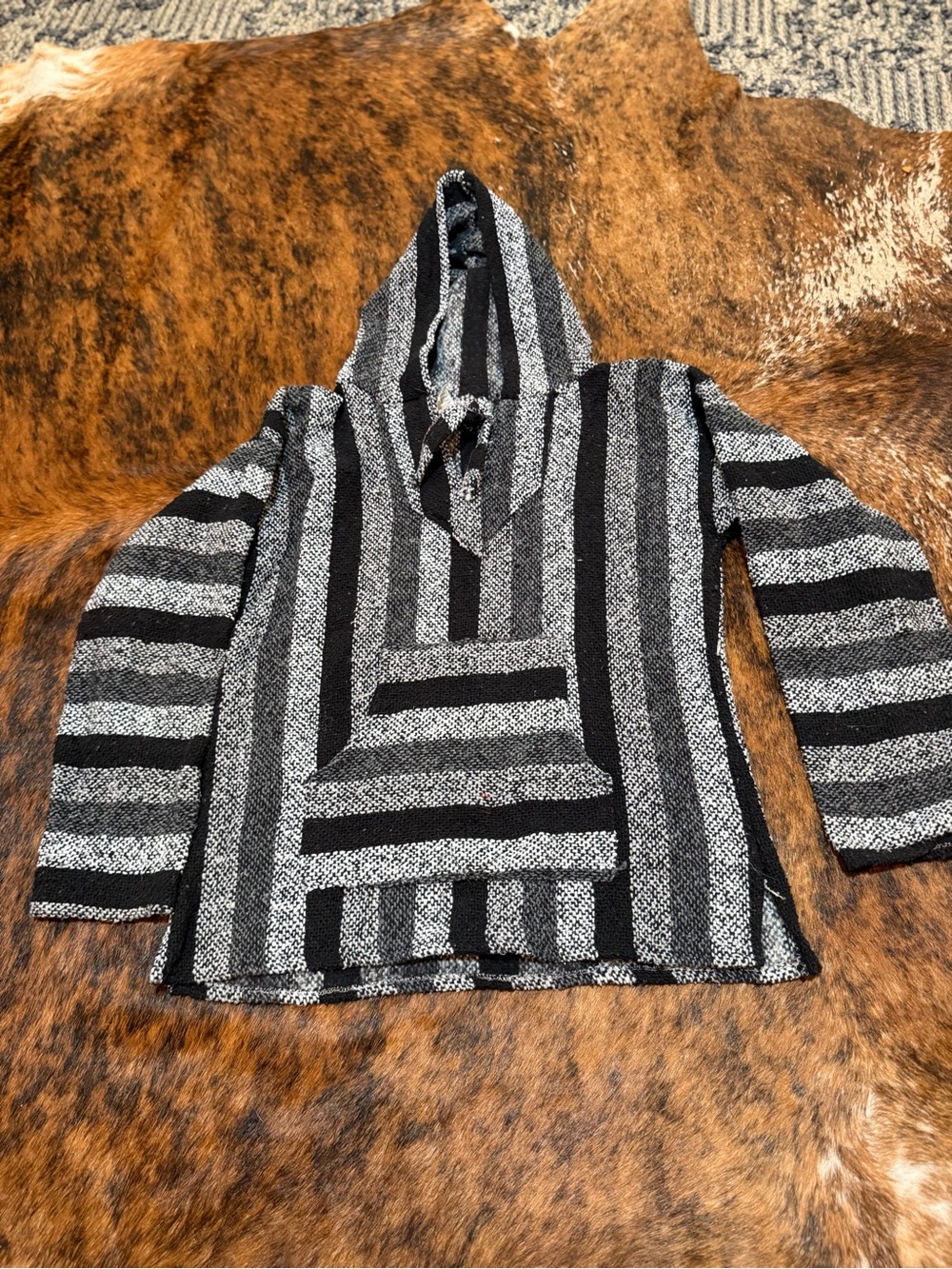 Vintage Mexican Knit 100% Acrylic Men's Medium Hooded Poncho Baja ,Drug Rug